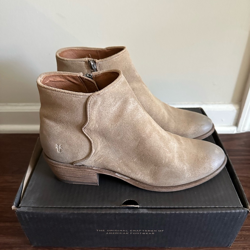 Frye Carson Ankle Boots in Suede